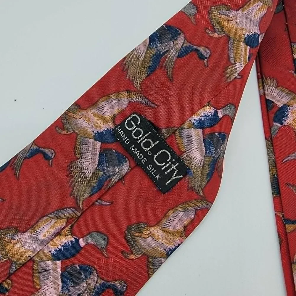 Gold City Silk Hand Red ducks Vintage Men's Necktie size 5.75 x 3.75